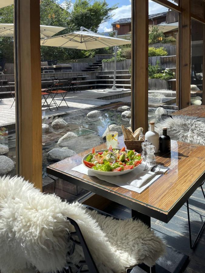 M De Megeve Hotel Exterior photo
