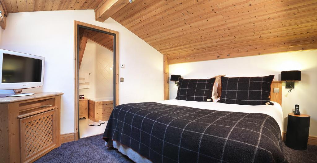 M De Megeve Hotel Exterior photo